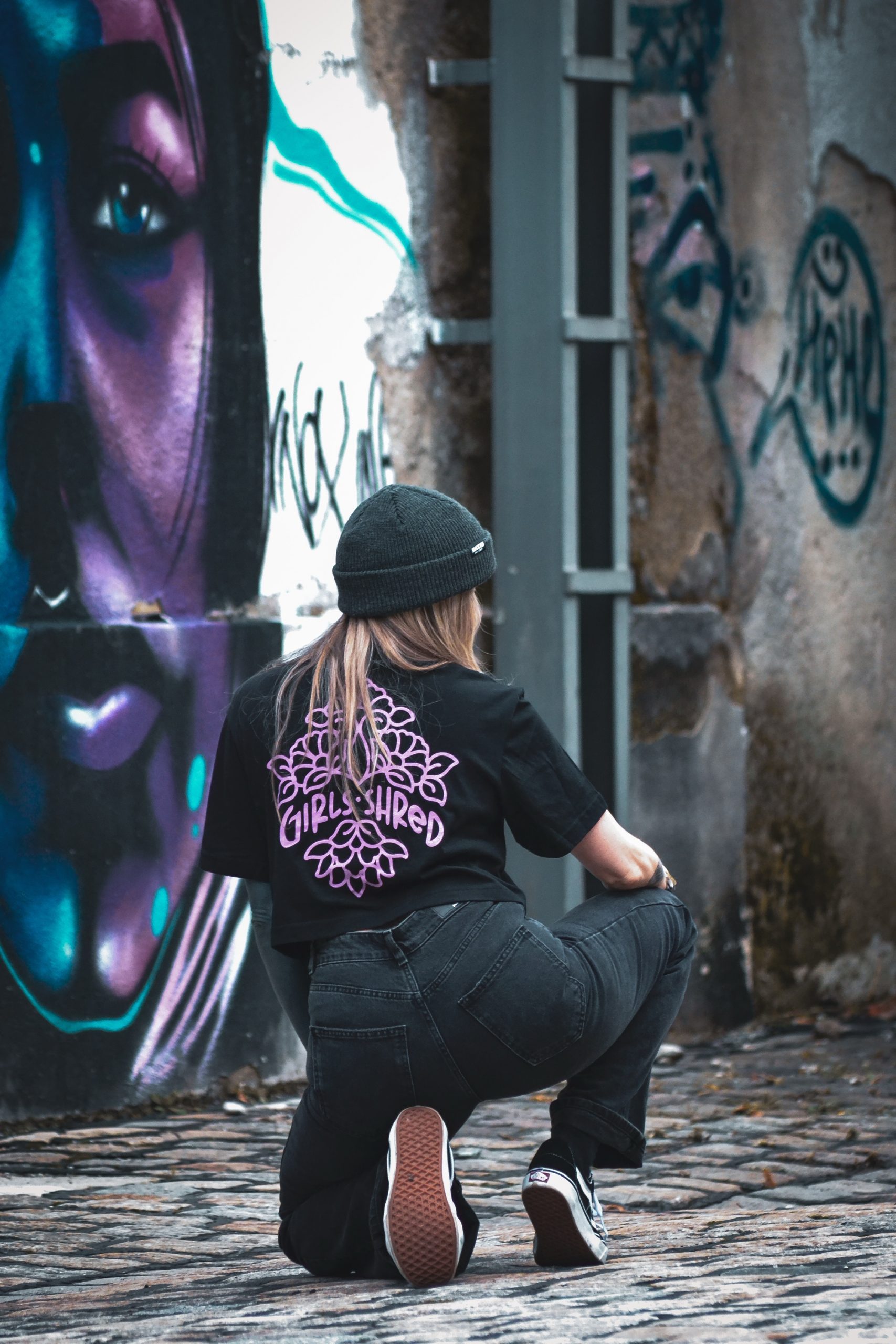 Girls Shred Crop Top T-Shirt schwarz - Design by Jannaluna.Tattoo – Bild 6