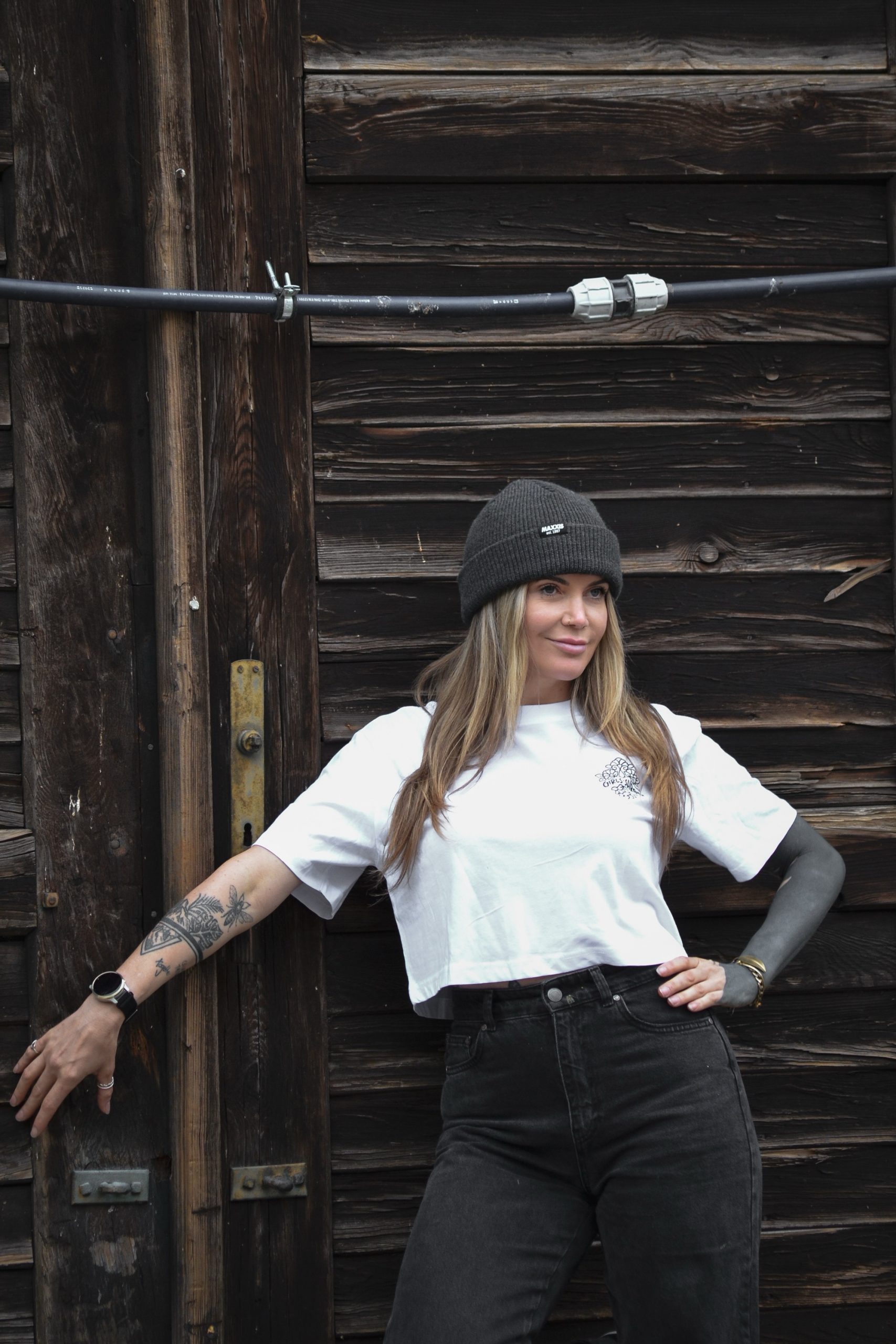 Girls Shred Crop Top T-Shirt weiß -Desing by Jannaluna.Tattoo – Bild 3