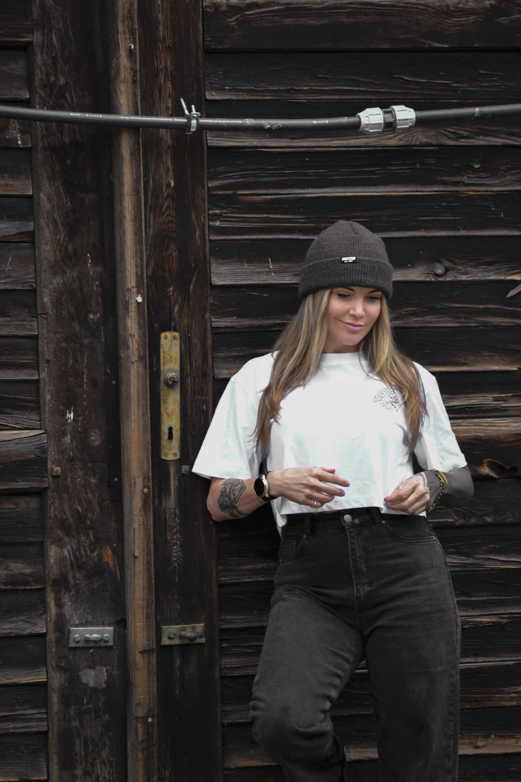 Girls Shred Crop Top T-Shirt weiß -Desing by Jannaluna.Tattoo – Bild 2