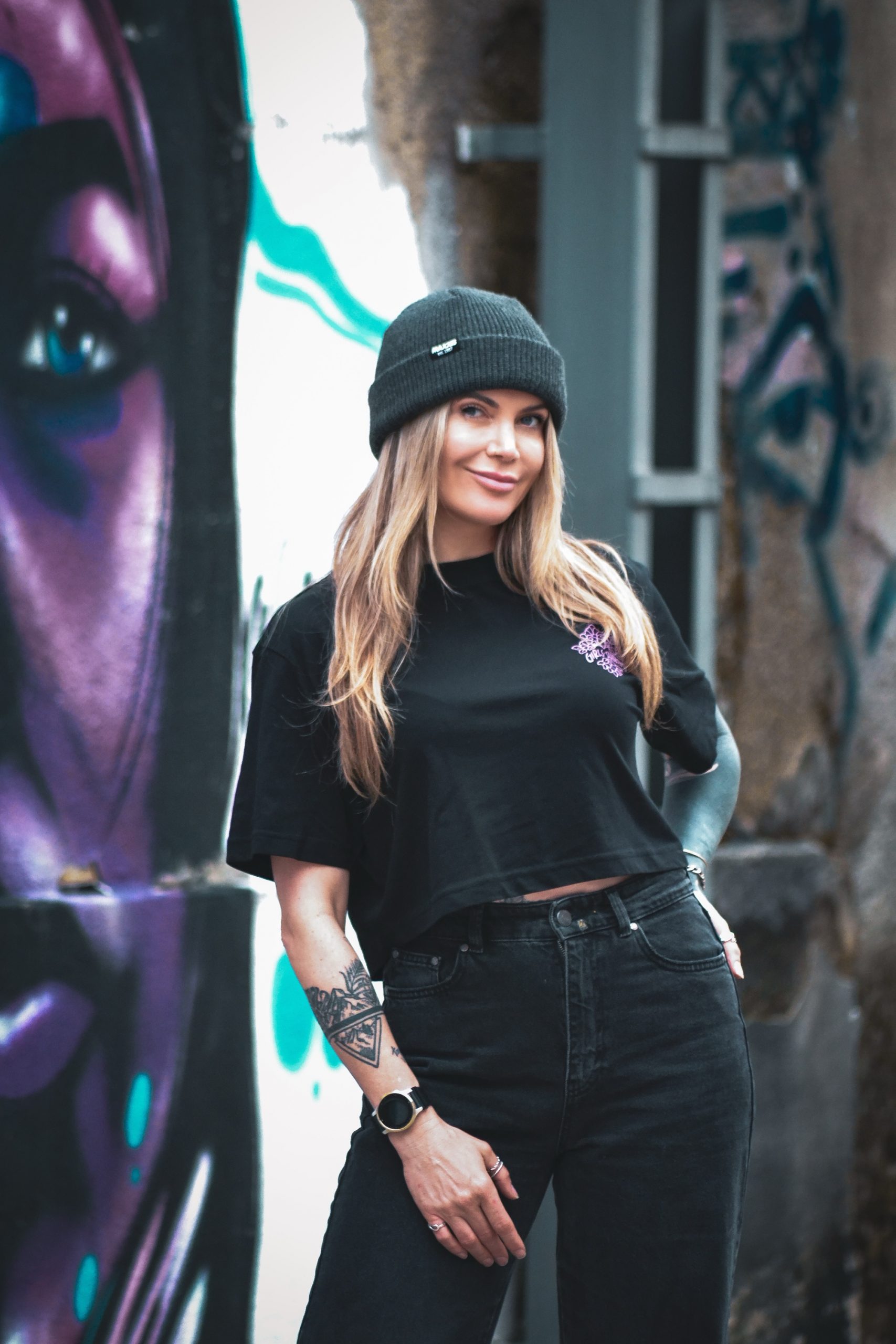 Girls Shred Crop Top T-Shirt schwarz - Design by Jannaluna.Tattoo – Bild 5