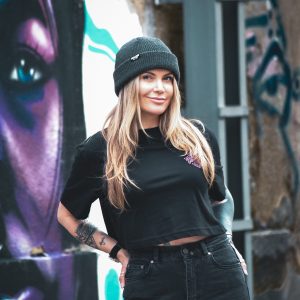 Girls Shred Crop Top T-Shirt schwarz - Design by Jannaluna.Tattoo