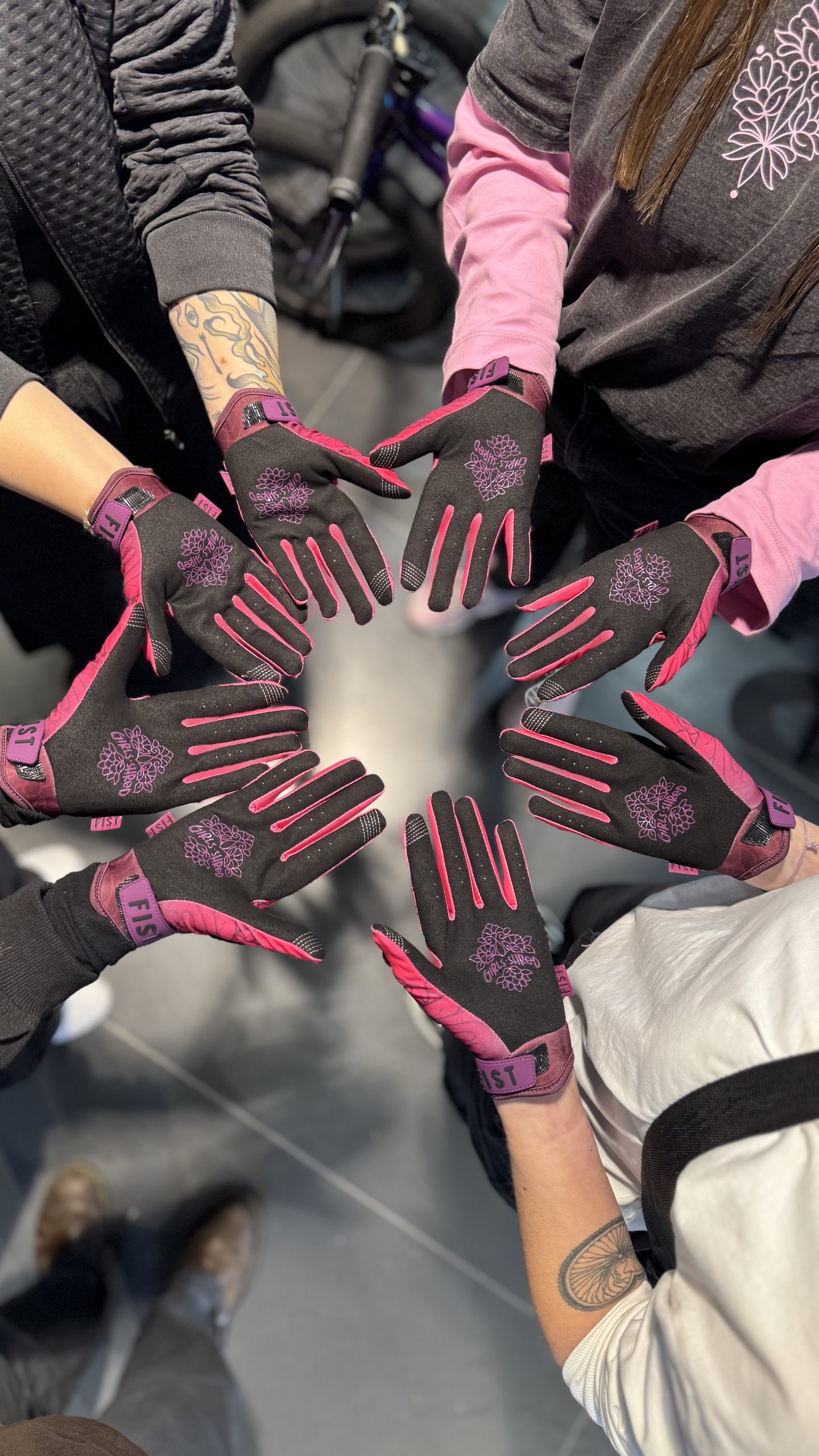 Handschuhe – FIST - Design by Jannaluna.Tattoo & Girls Shred (XS) Signatur Gloves Limited Edition – Bild 6